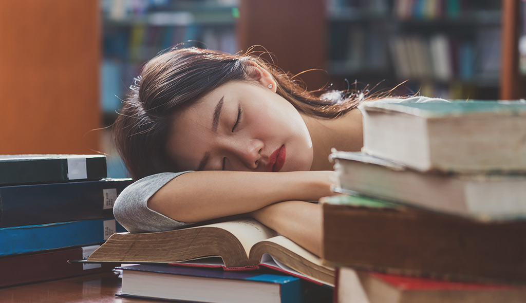 does homework make students sleep deprived